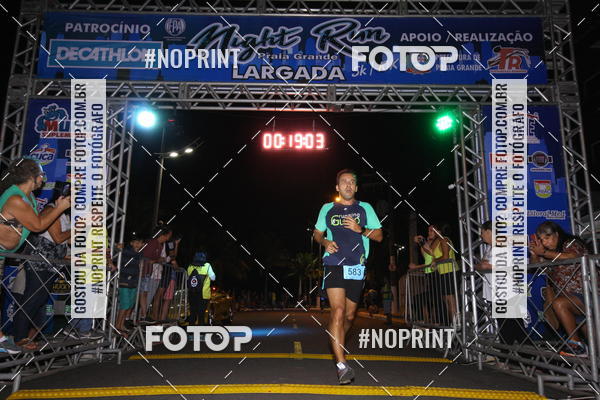 Buy your photos of the eventNight Run 5K 10K Praia Grande on Fotop