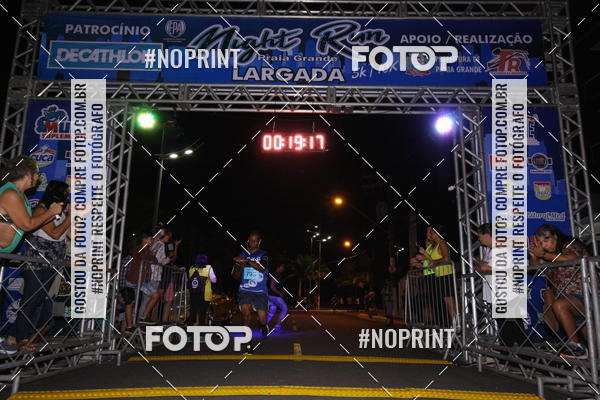 Buy your photos of the eventNight Run 5K 10K Praia Grande on Fotop