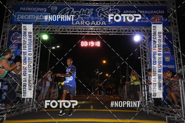 Buy your photos of the eventNight Run 5K 10K Praia Grande on Fotop