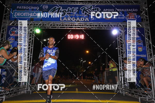 Buy your photos of the eventNight Run 5K 10K Praia Grande on Fotop