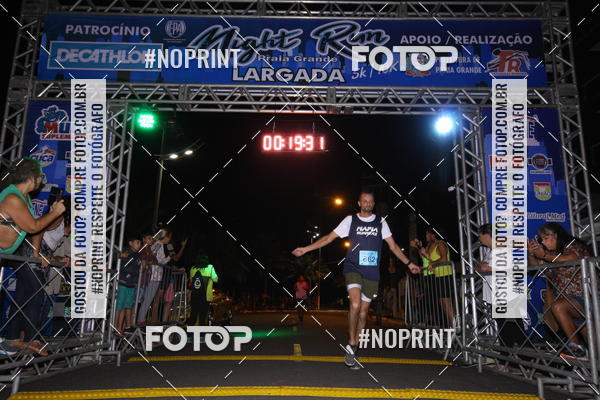 Buy your photos of the eventNight Run 5K 10K Praia Grande on Fotop