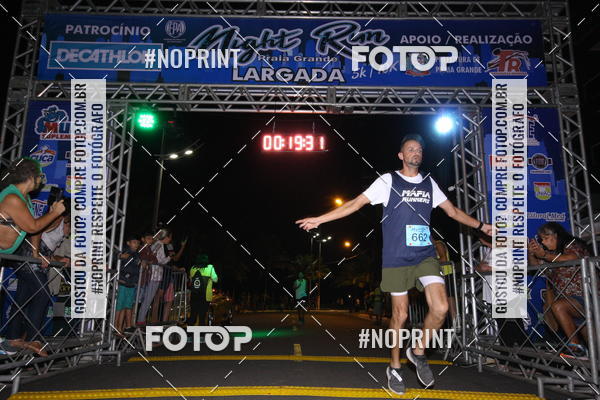 Buy your photos of the eventNight Run 5K 10K Praia Grande on Fotop