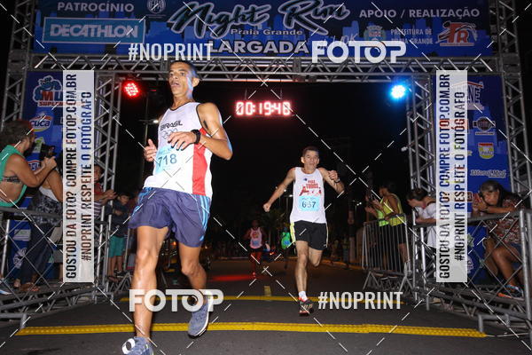 Buy your photos of the eventNight Run 5K 10K Praia Grande on Fotop