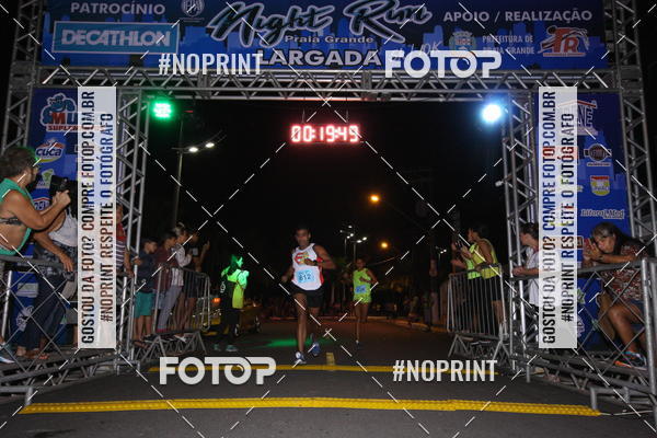 Buy your photos of the eventNight Run 5K 10K Praia Grande on Fotop