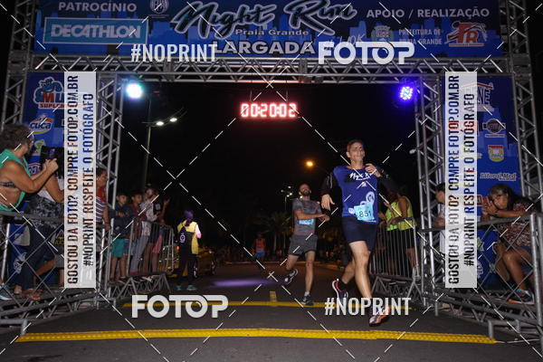 Buy your photos of the eventNight Run 5K 10K Praia Grande on Fotop