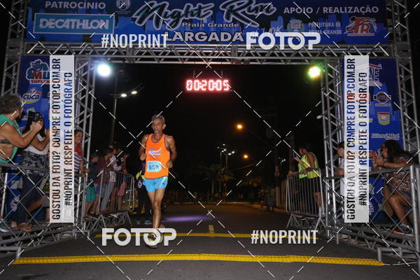 Buy your photos of the eventNight Run 5K 10K Praia Grande on Fotop
