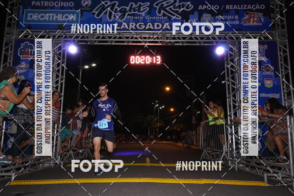 Buy your photos of the eventNight Run 5K 10K Praia Grande on Fotop