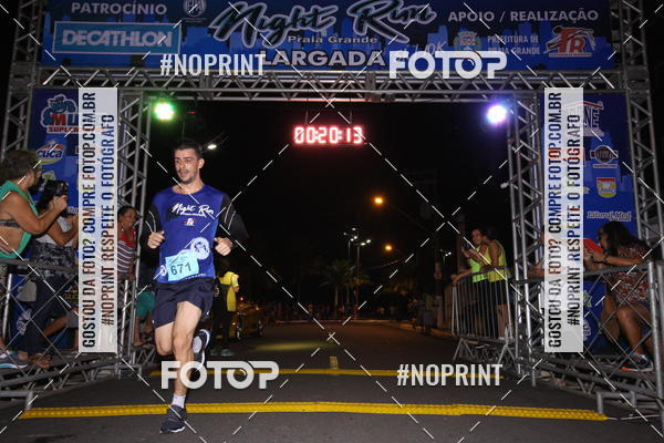Buy your photos of the eventNight Run 5K 10K Praia Grande on Fotop