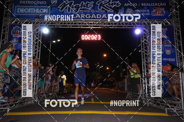 Buy your photos of the eventNight Run 5K 10K Praia Grande on Fotop