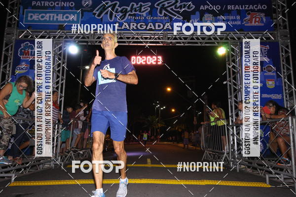 Buy your photos of the eventNight Run 5K 10K Praia Grande on Fotop