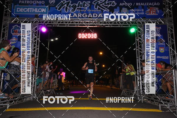 Buy your photos of the eventNight Run 5K 10K Praia Grande on Fotop