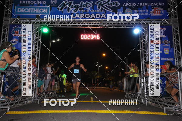 Buy your photos of the eventNight Run 5K 10K Praia Grande on Fotop