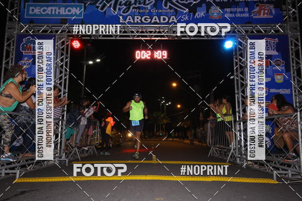 Buy your photos of the eventNight Run 5K 10K Praia Grande on Fotop