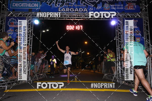 Buy your photos of the eventNight Run 5K 10K Praia Grande on Fotop