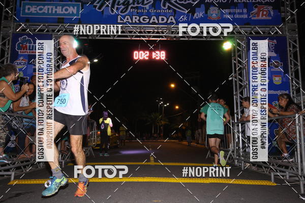 Buy your photos of the eventNight Run 5K 10K Praia Grande on Fotop