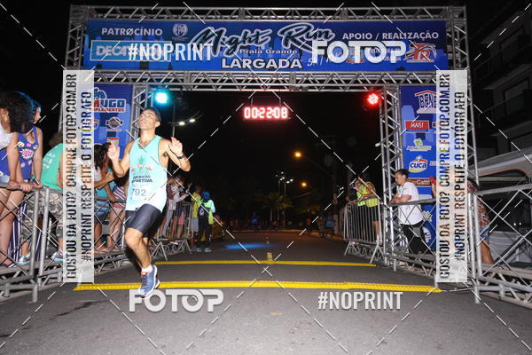 Buy your photos of the eventNight Run 5K 10K Praia Grande on Fotop