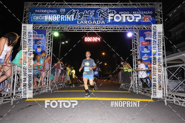 Buy your photos of the eventNight Run 5K 10K Praia Grande on Fotop