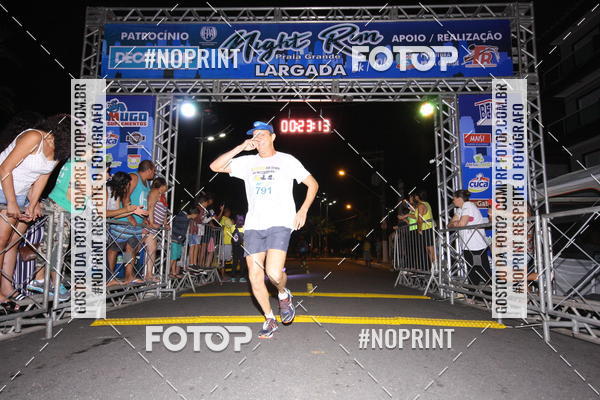 Buy your photos of the eventNight Run 5K 10K Praia Grande on Fotop