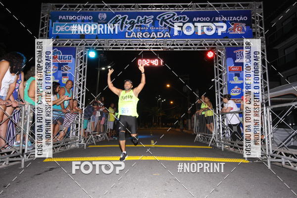 Buy your photos of the eventNight Run 5K 10K Praia Grande on Fotop