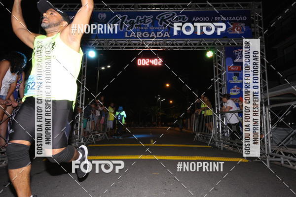 Buy your photos of the eventNight Run 5K 10K Praia Grande on Fotop