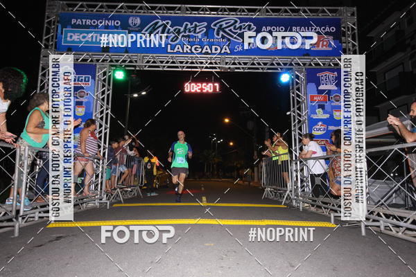 Buy your photos of the eventNight Run 5K 10K Praia Grande on Fotop