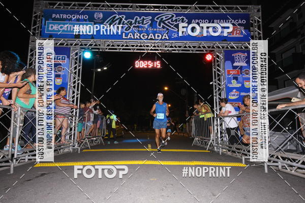 Buy your photos of the eventNight Run 5K 10K Praia Grande on Fotop