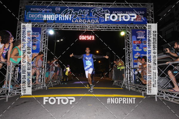 Buy your photos of the eventNight Run 5K 10K Praia Grande on Fotop