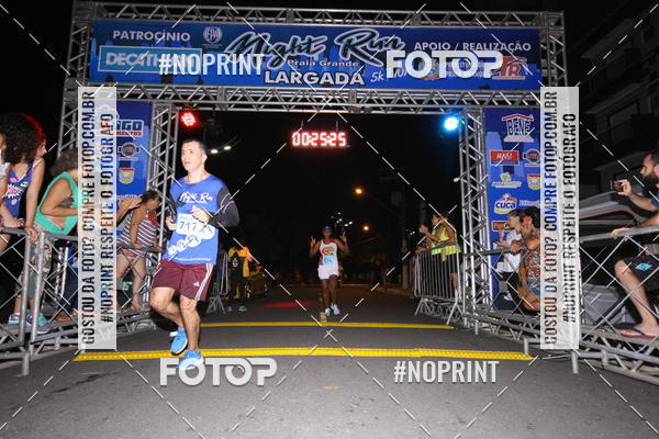 Buy your photos of the eventNight Run 5K 10K Praia Grande on Fotop