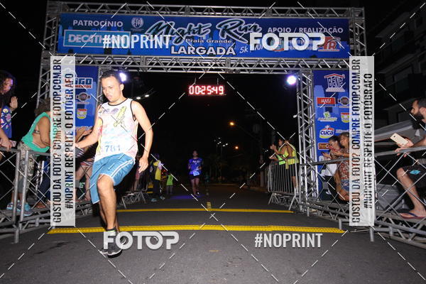 Buy your photos of the eventNight Run 5K 10K Praia Grande on Fotop