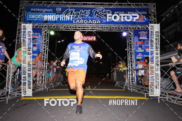 Buy your photos of the eventNight Run 5K 10K Praia Grande on Fotop