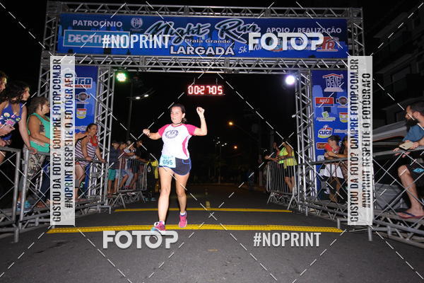 Buy your photos of the eventNight Run 5K 10K Praia Grande on Fotop
