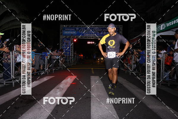 Buy your photos of the eventNight Run 5K 10K Praia Grande on Fotop