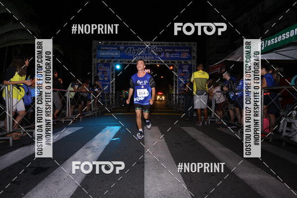 Buy your photos of the eventNight Run 5K 10K Praia Grande on Fotop