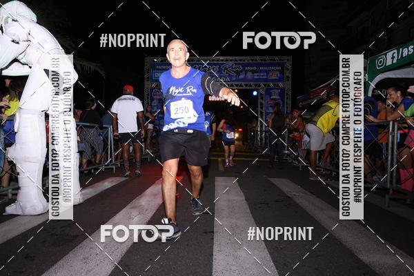 Buy your photos of the eventNight Run 5K 10K Praia Grande on Fotop