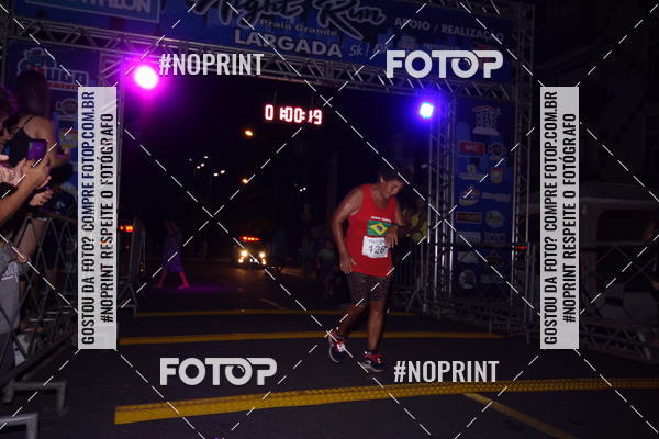 Buy your photos of the eventNight Run 5K 10K Praia Grande on Fotop