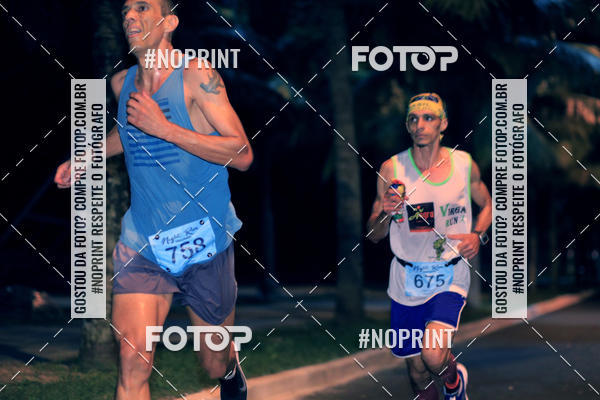 Buy your photos of the eventNight Run 5K 10K Praia Grande on Fotop