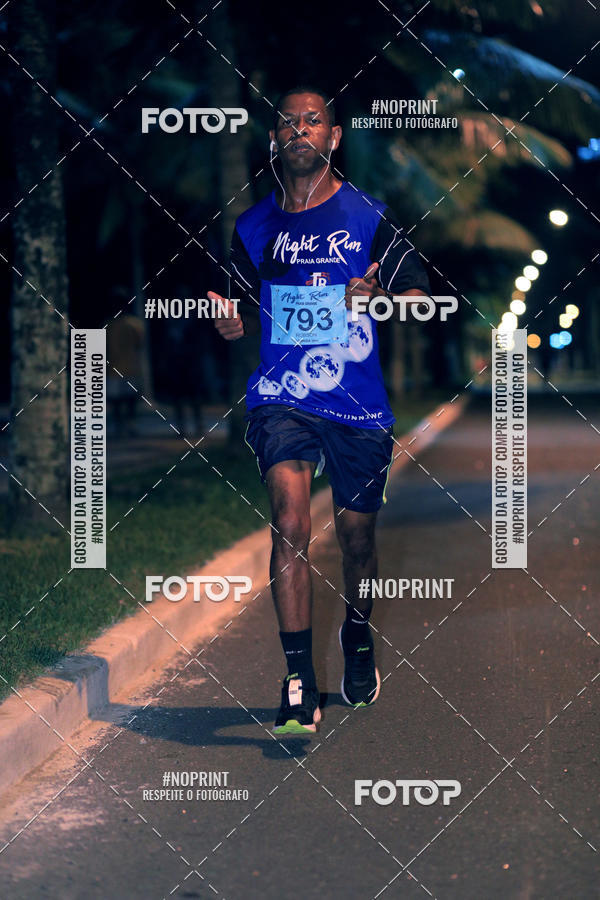 Buy your photos of the eventNight Run 5K 10K Praia Grande on Fotop