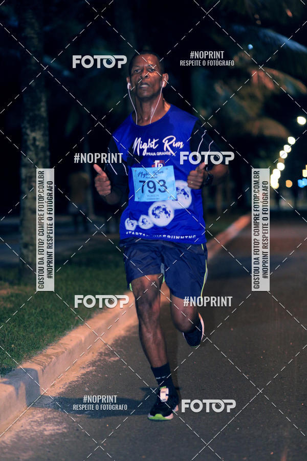 Buy your photos of the eventNight Run 5K 10K Praia Grande on Fotop