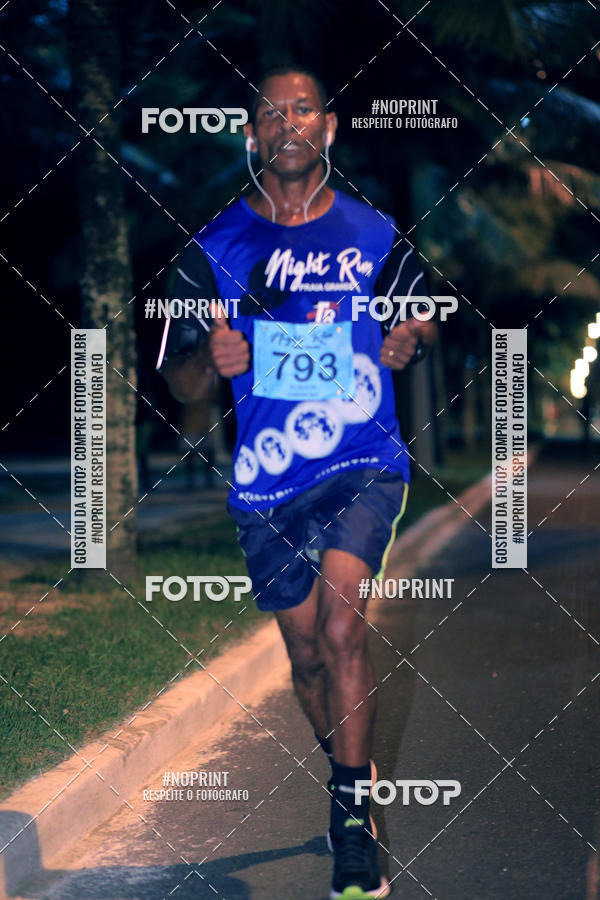 Buy your photos of the eventNight Run 5K 10K Praia Grande on Fotop