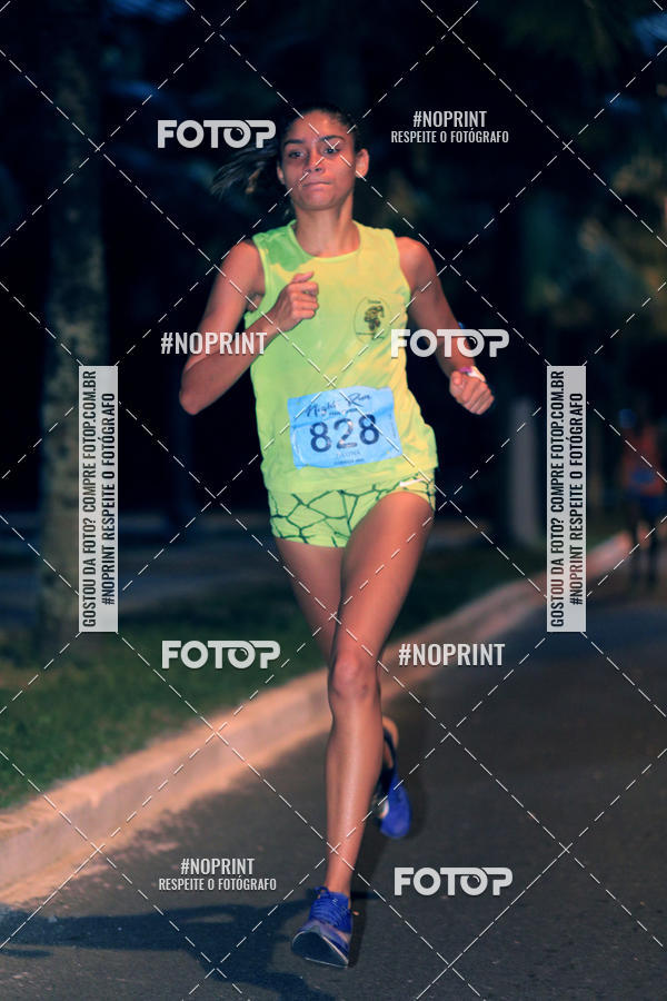 Buy your photos of the eventNight Run 5K 10K Praia Grande on Fotop