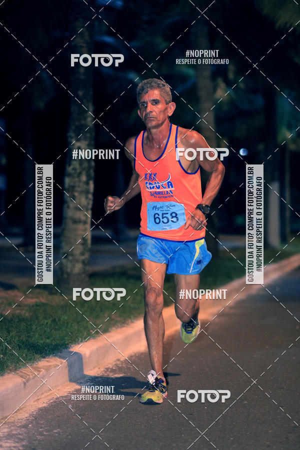 Buy your photos of the eventNight Run 5K 10K Praia Grande on Fotop