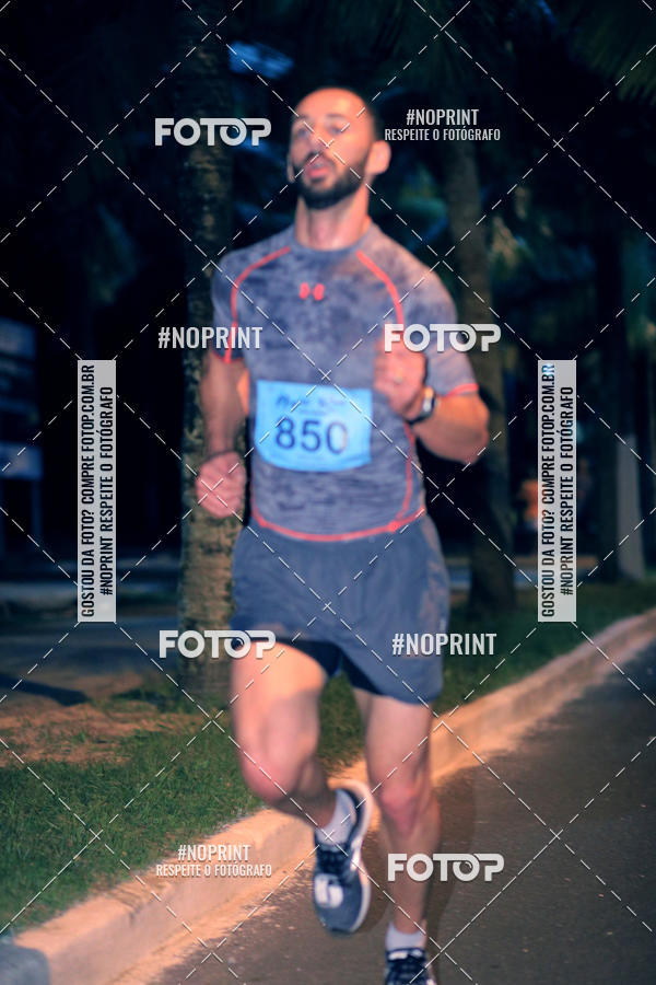 Buy your photos of the eventNight Run 5K 10K Praia Grande on Fotop