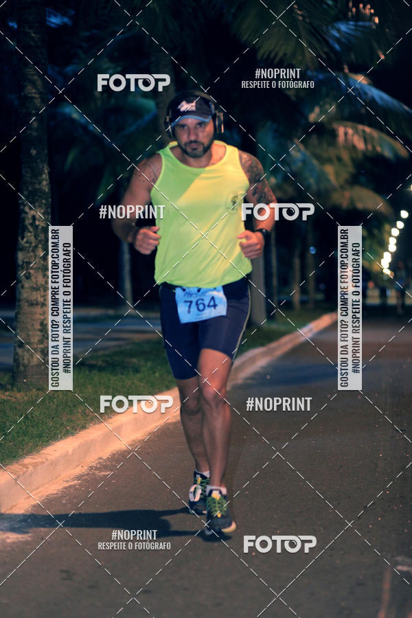 Buy your photos of the eventNight Run 5K 10K Praia Grande on Fotop