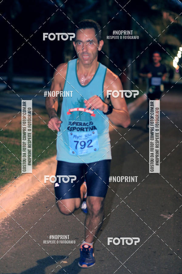 Buy your photos of the eventNight Run 5K 10K Praia Grande on Fotop