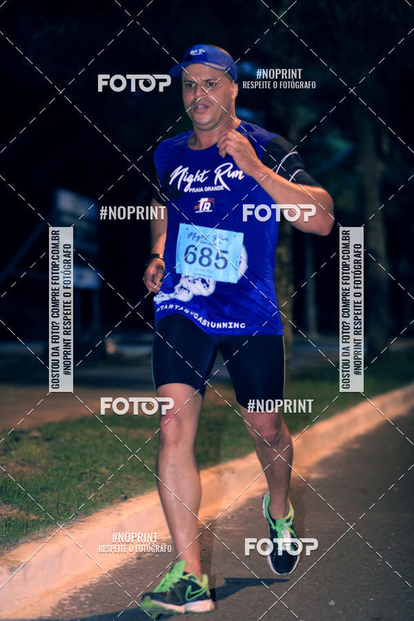 Buy your photos of the eventNight Run 5K 10K Praia Grande on Fotop