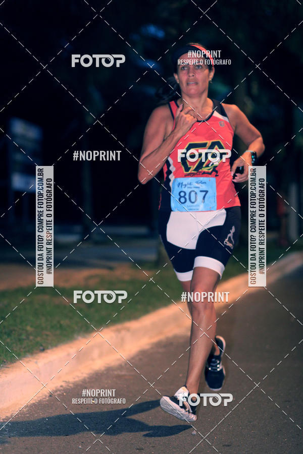 Buy your photos of the eventNight Run 5K 10K Praia Grande on Fotop