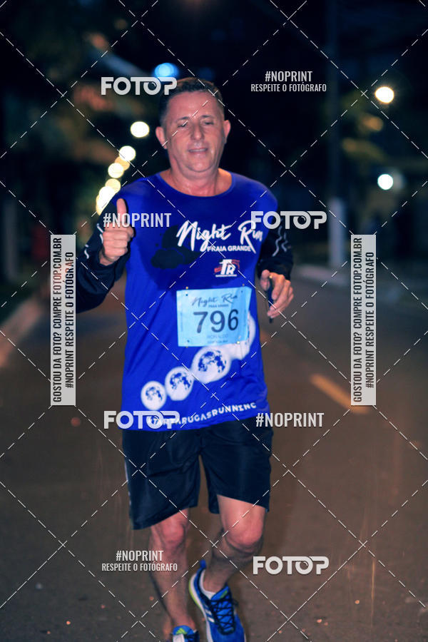 Buy your photos of the eventNight Run 5K 10K Praia Grande on Fotop