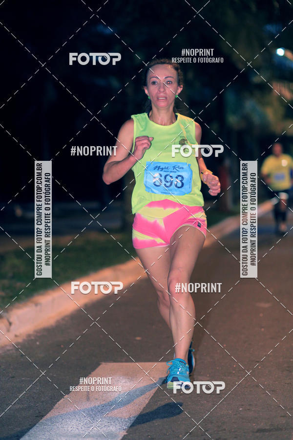 Buy your photos of the eventNight Run 5K 10K Praia Grande on Fotop