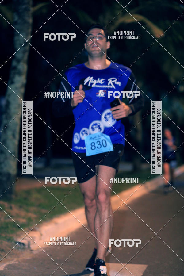 Buy your photos of the eventNight Run 5K 10K Praia Grande on Fotop