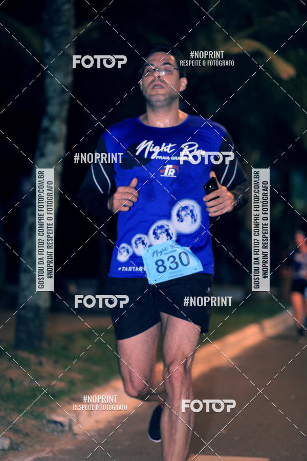 Buy your photos of the eventNight Run 5K 10K Praia Grande on Fotop